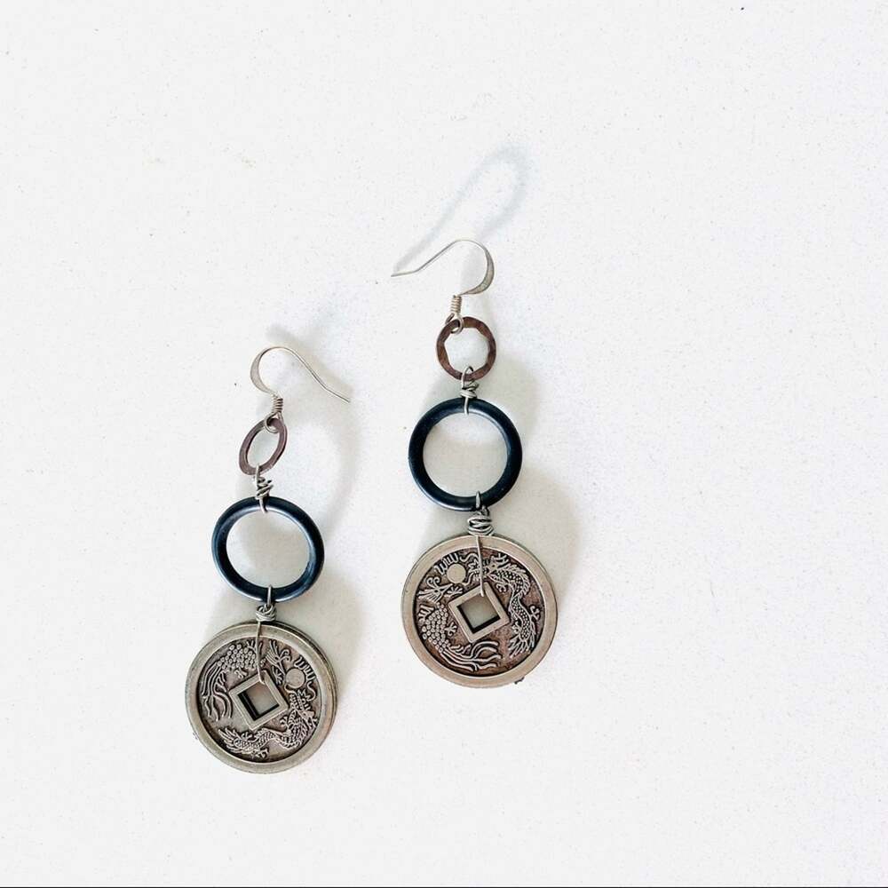 NORDSTROM VINTAGE Silver Medallion Circle Black Layered Drop Earrings Jewelry